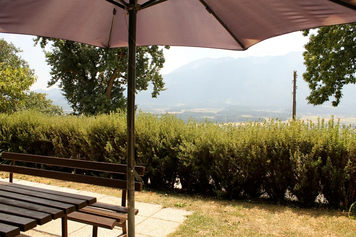 Terrasse mit Blick über das Jauntal