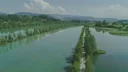 Radfahrer auf dem Drauradweg in Kärnten
