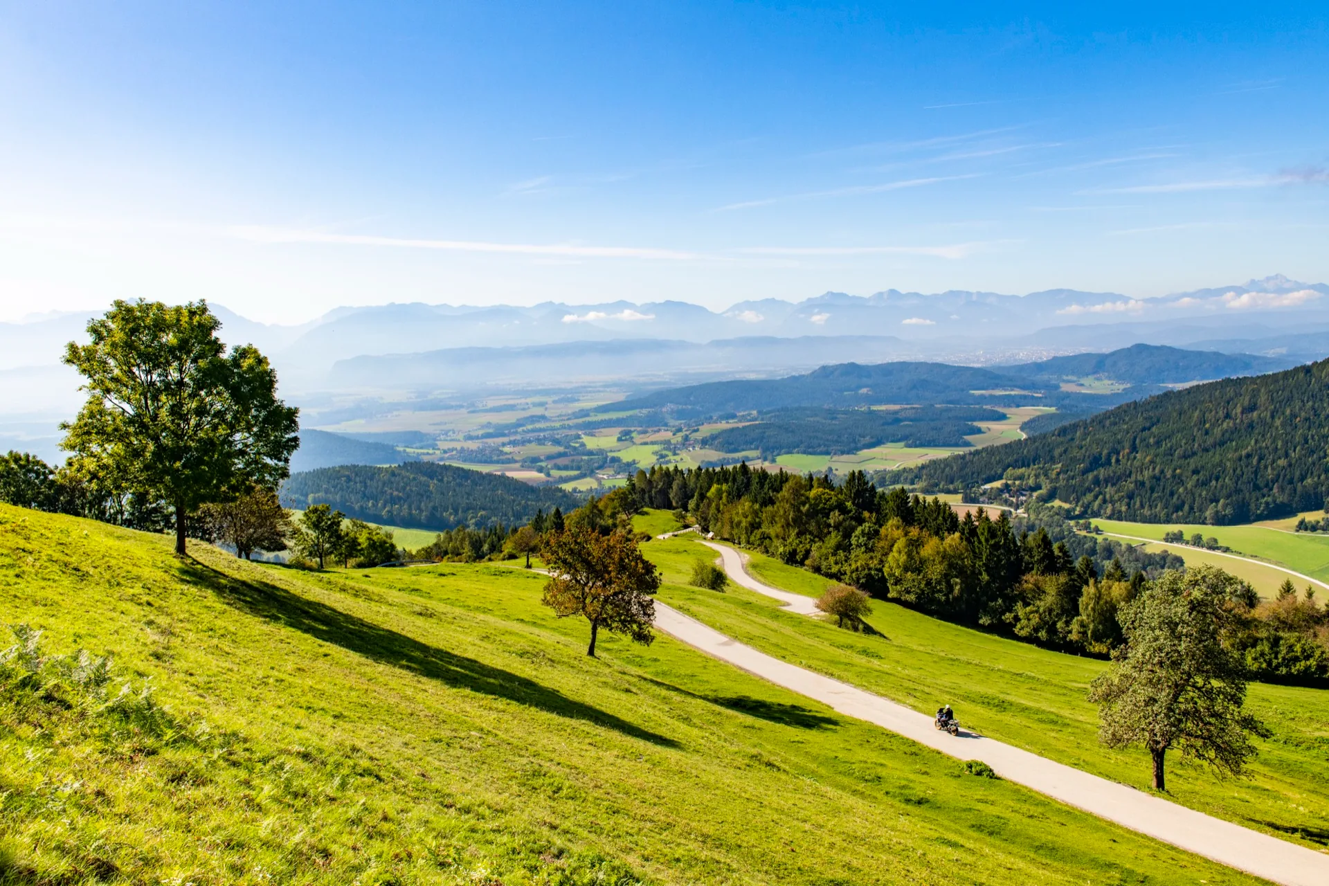 Blick über den Magdalensberg mit St. Donat in Mittelkärnten