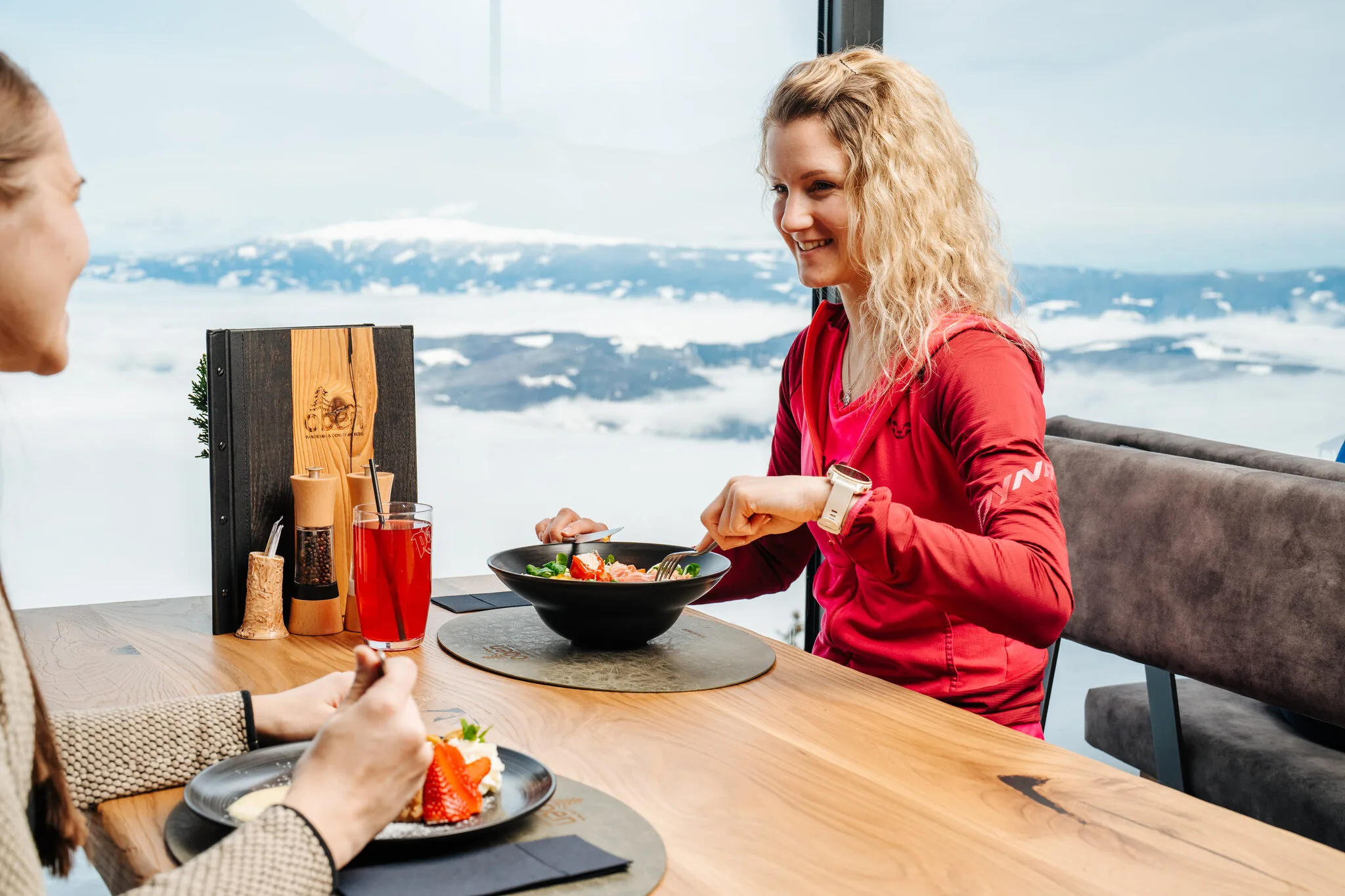 A bite to eat with a view at the panorama restaurant oben