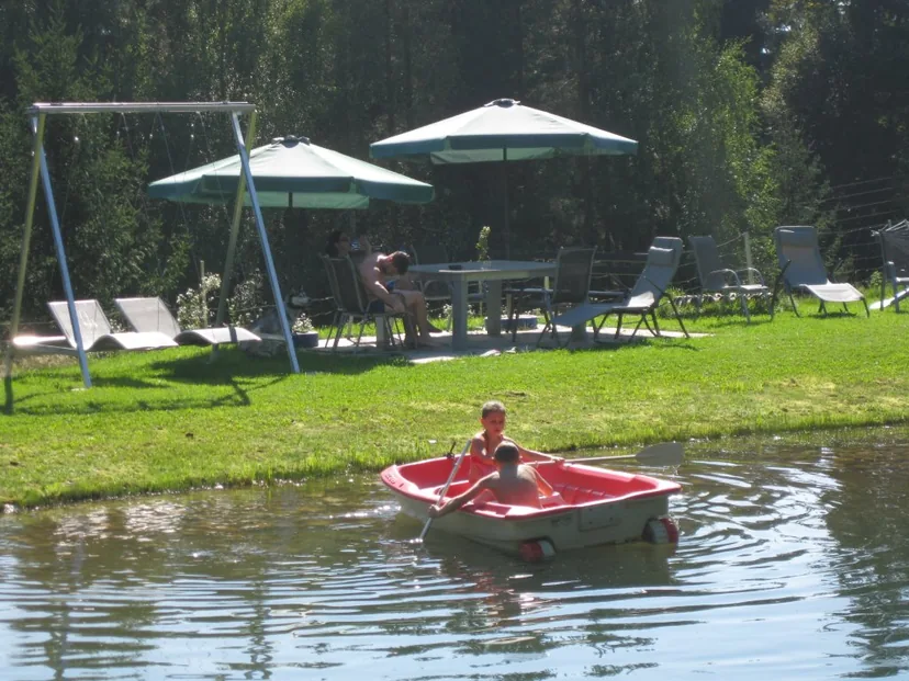 Bootfahren auf dem Naturteich